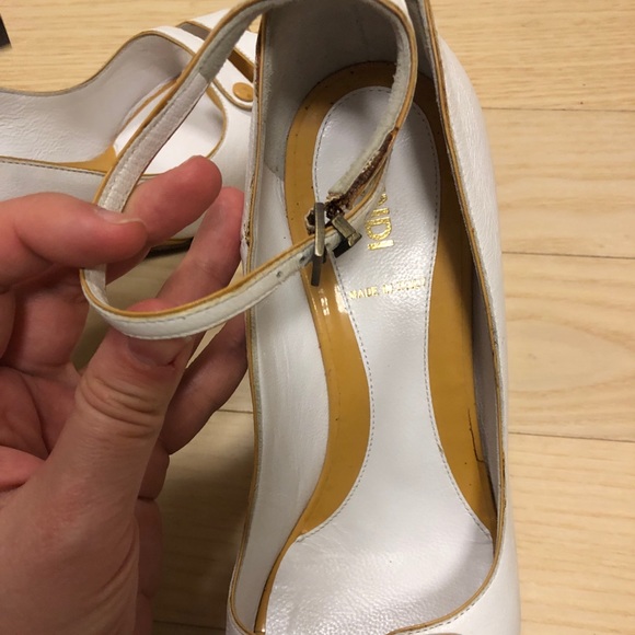 Vintage white and mustard yellow Fendi wedges - Picture 2 of 5